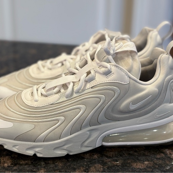 Nike Air Max Sz 10 Preowned 270 React ENG
Photon Dust - Picture 2 of 7